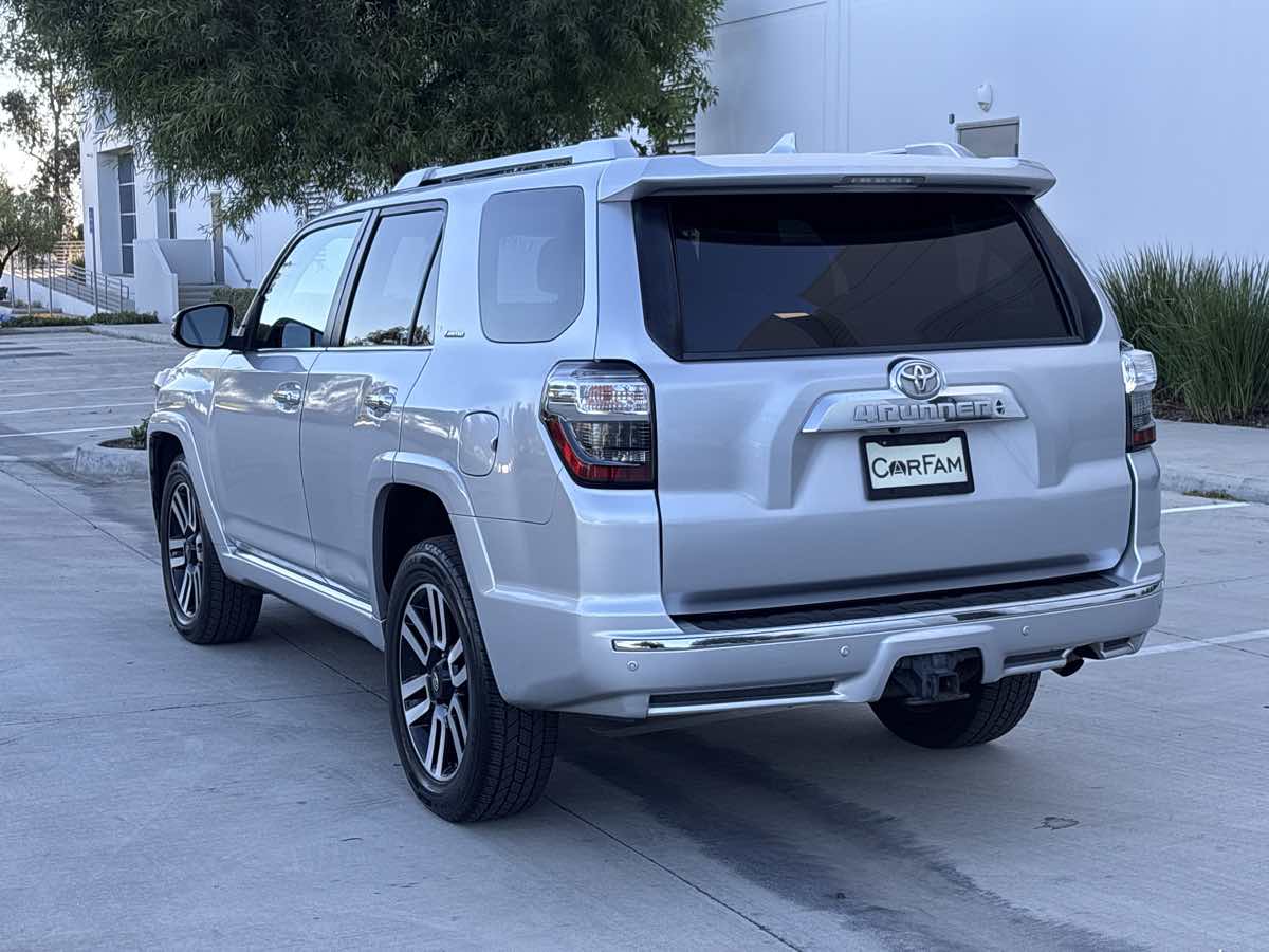 Photo 5 of this Toyota 4Runner