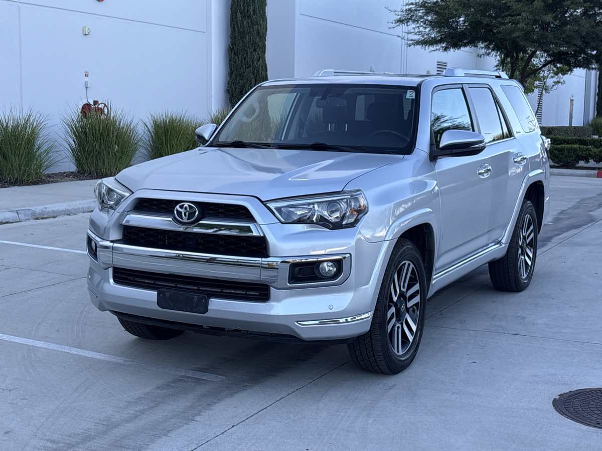Photo 7 of this Toyota 4Runner