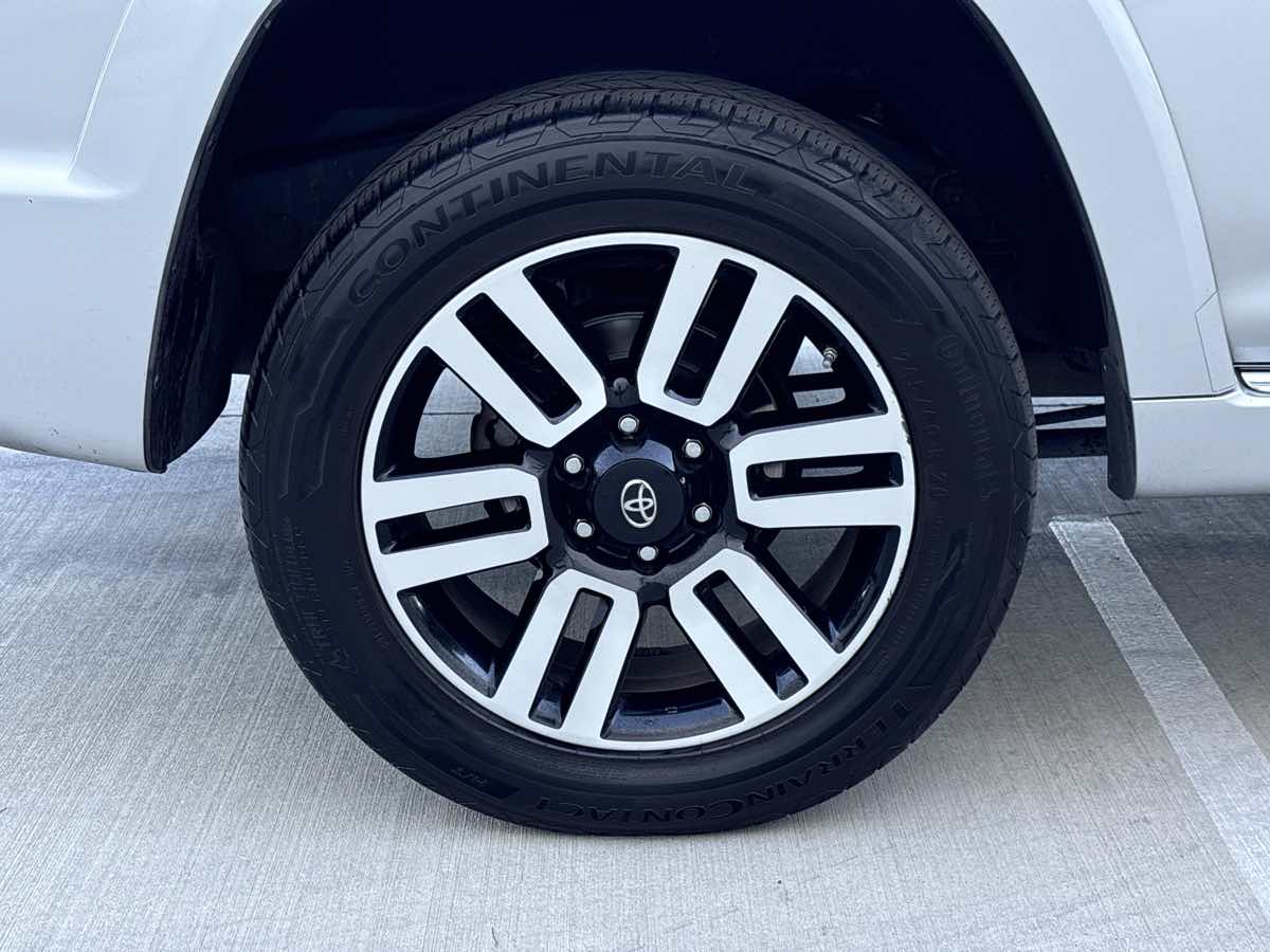Photo 9 of this Toyota 4Runner