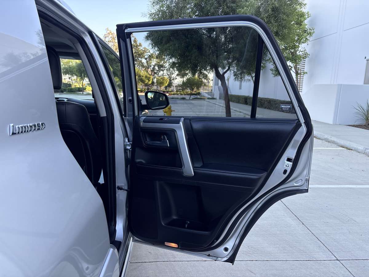 Photo 13 of this Toyota 4Runner