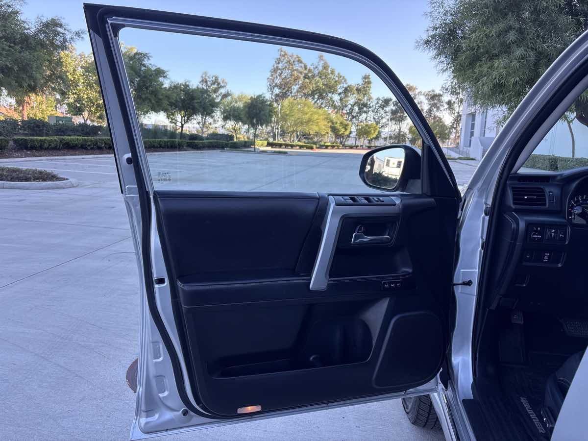 Photo 18 of this Toyota 4Runner