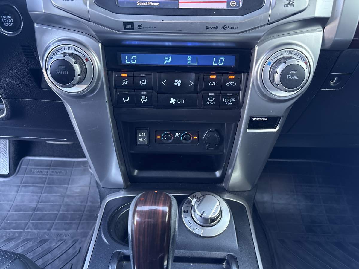 Photo 25 of this Toyota 4Runner