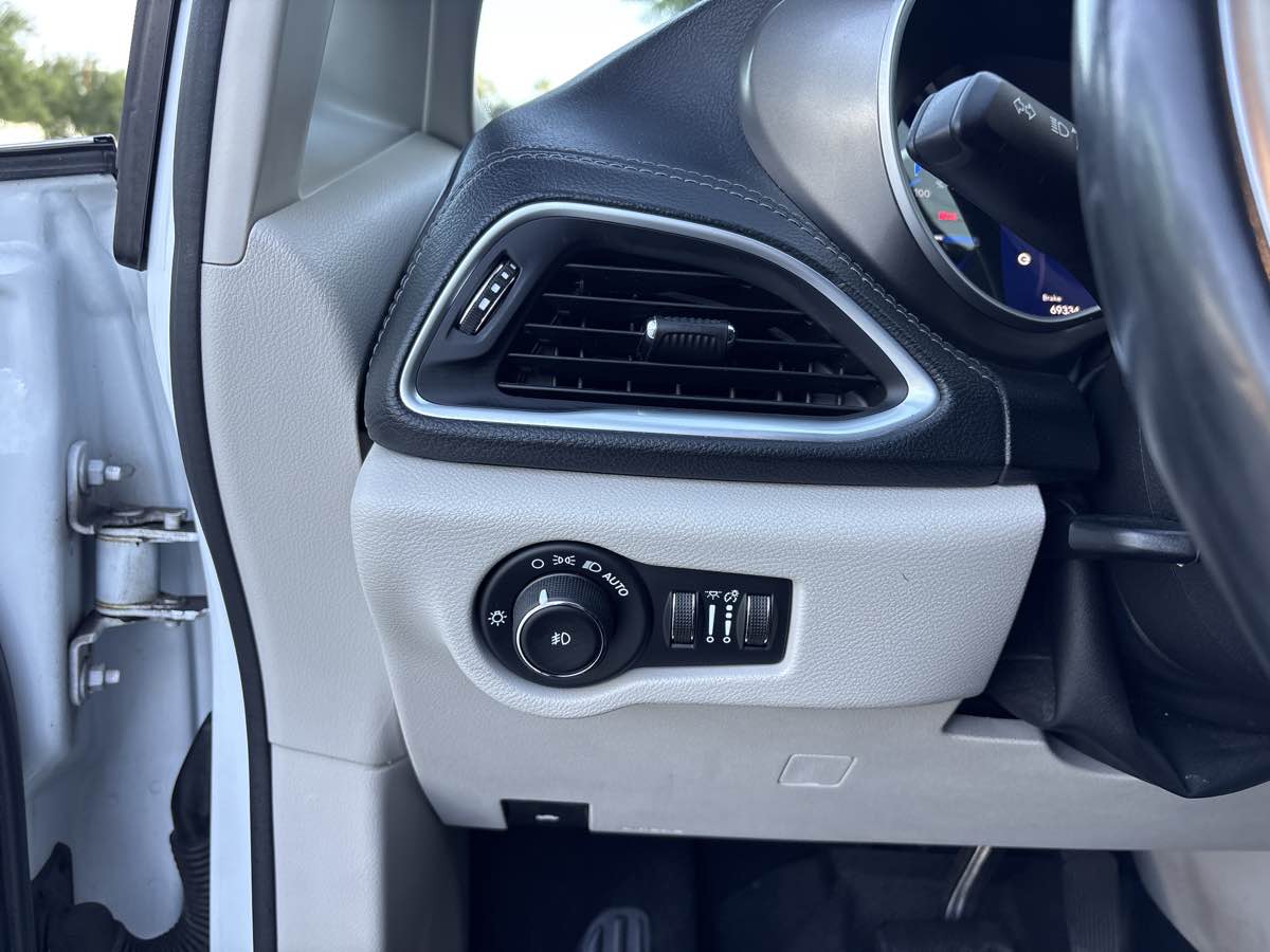 Photo 21 of this Chrysler Pacifica