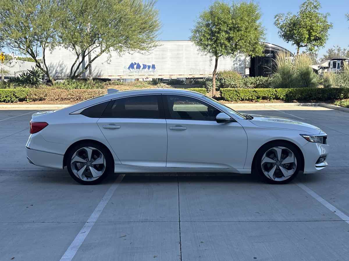 Photo 2 of this Honda Accord Sedan