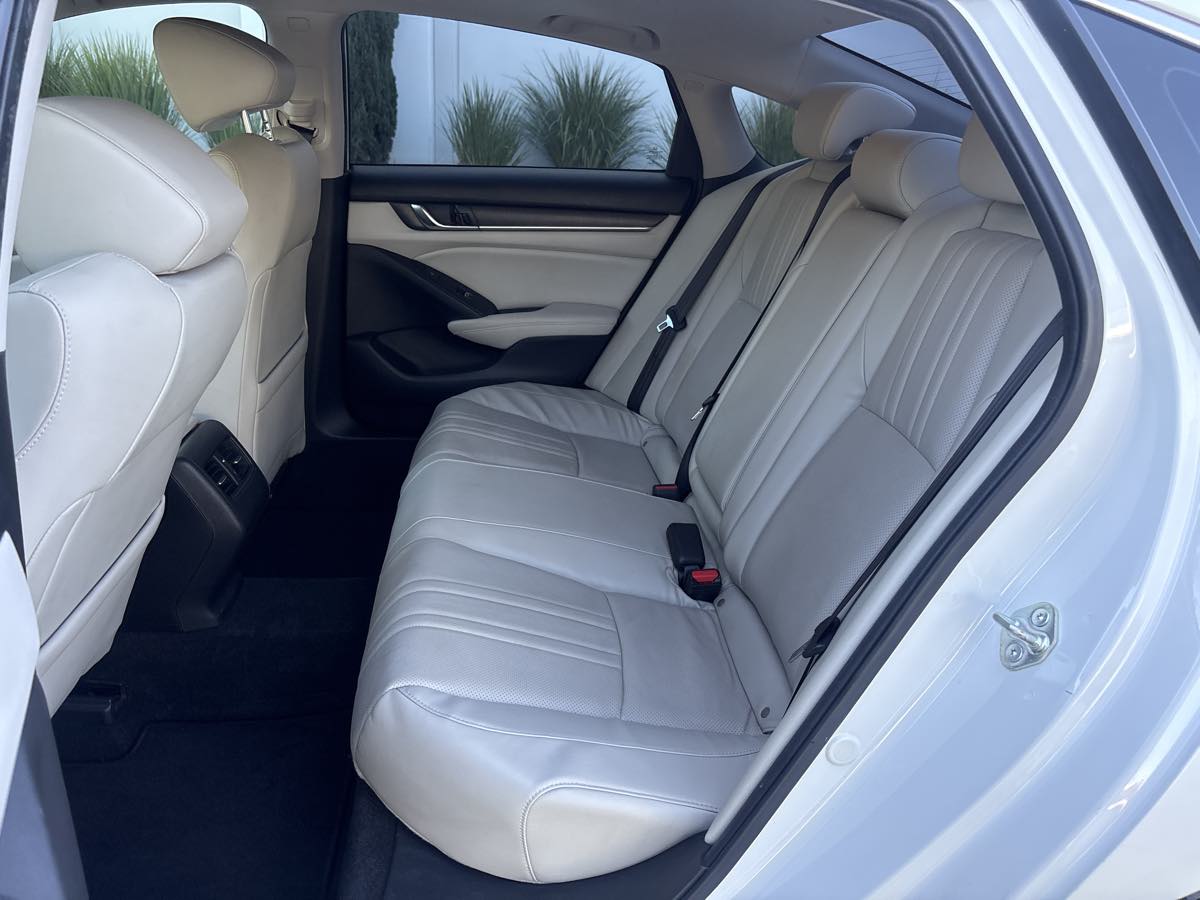 Photo 11 of this Honda Accord Sedan
