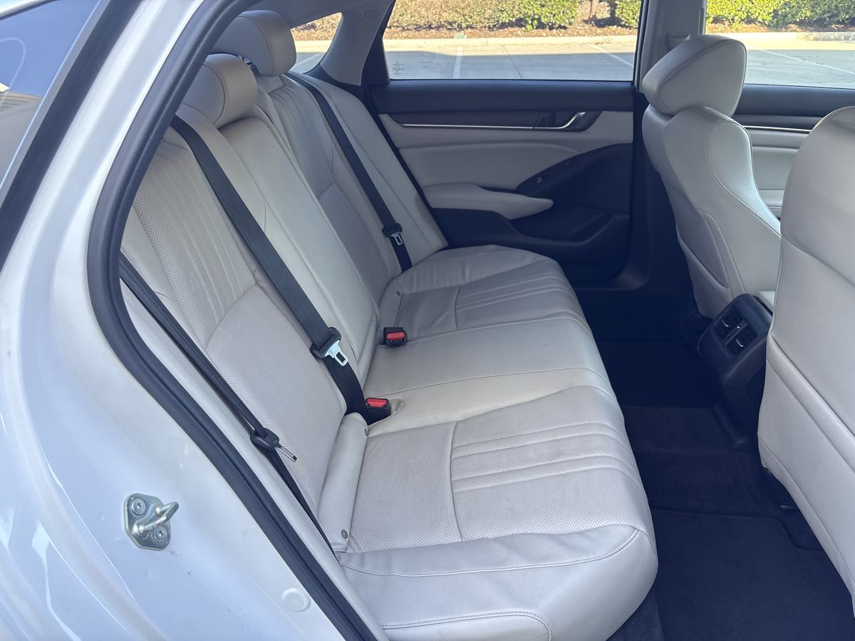 Photo 13 of this Honda Accord Sedan