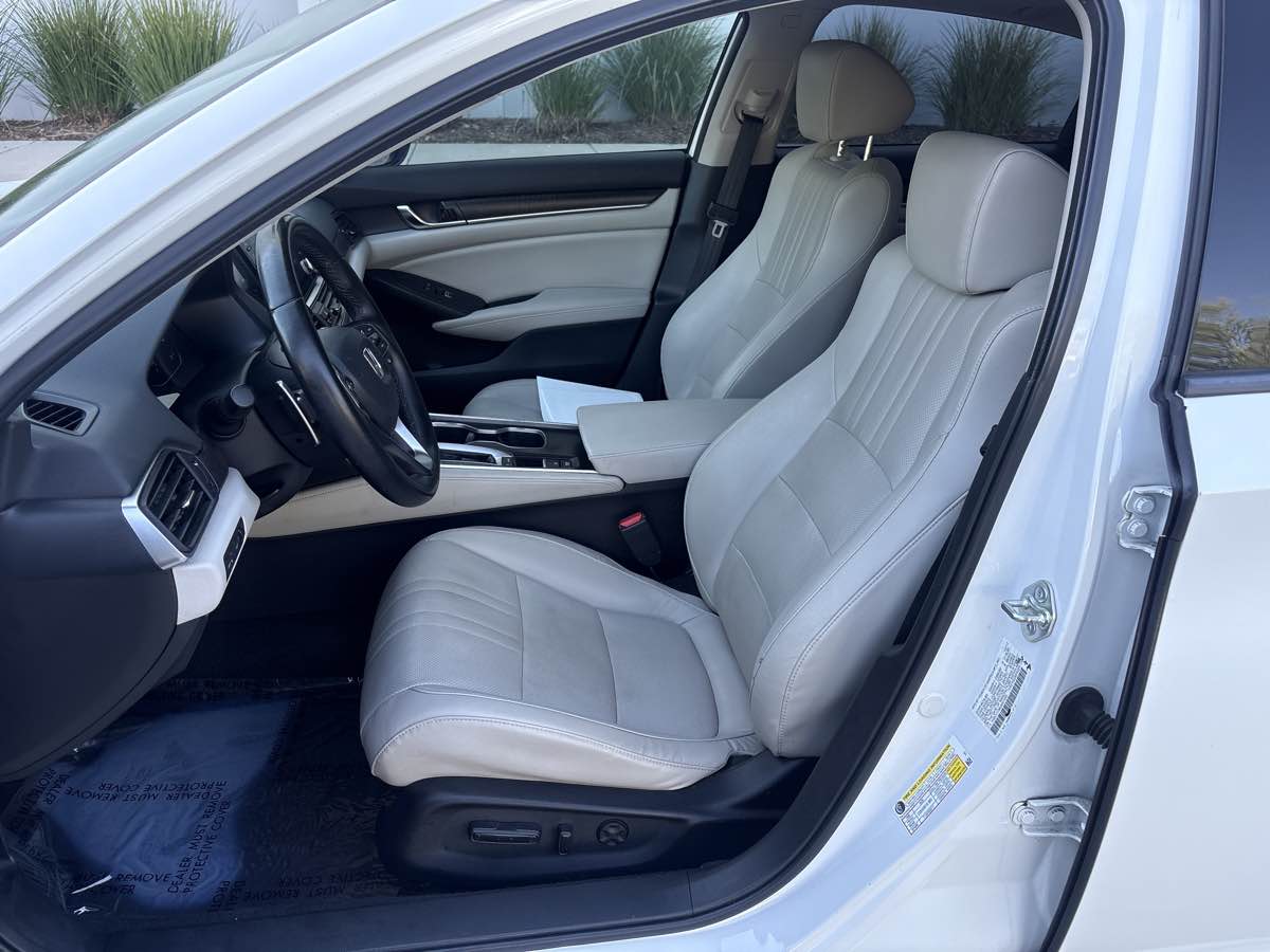 Photo 18 of this Honda Accord Sedan