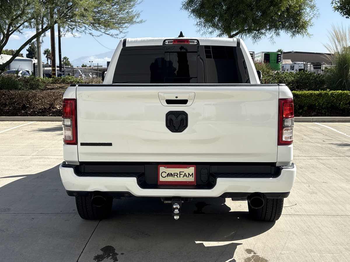 Photo 4 of this Ram 1500