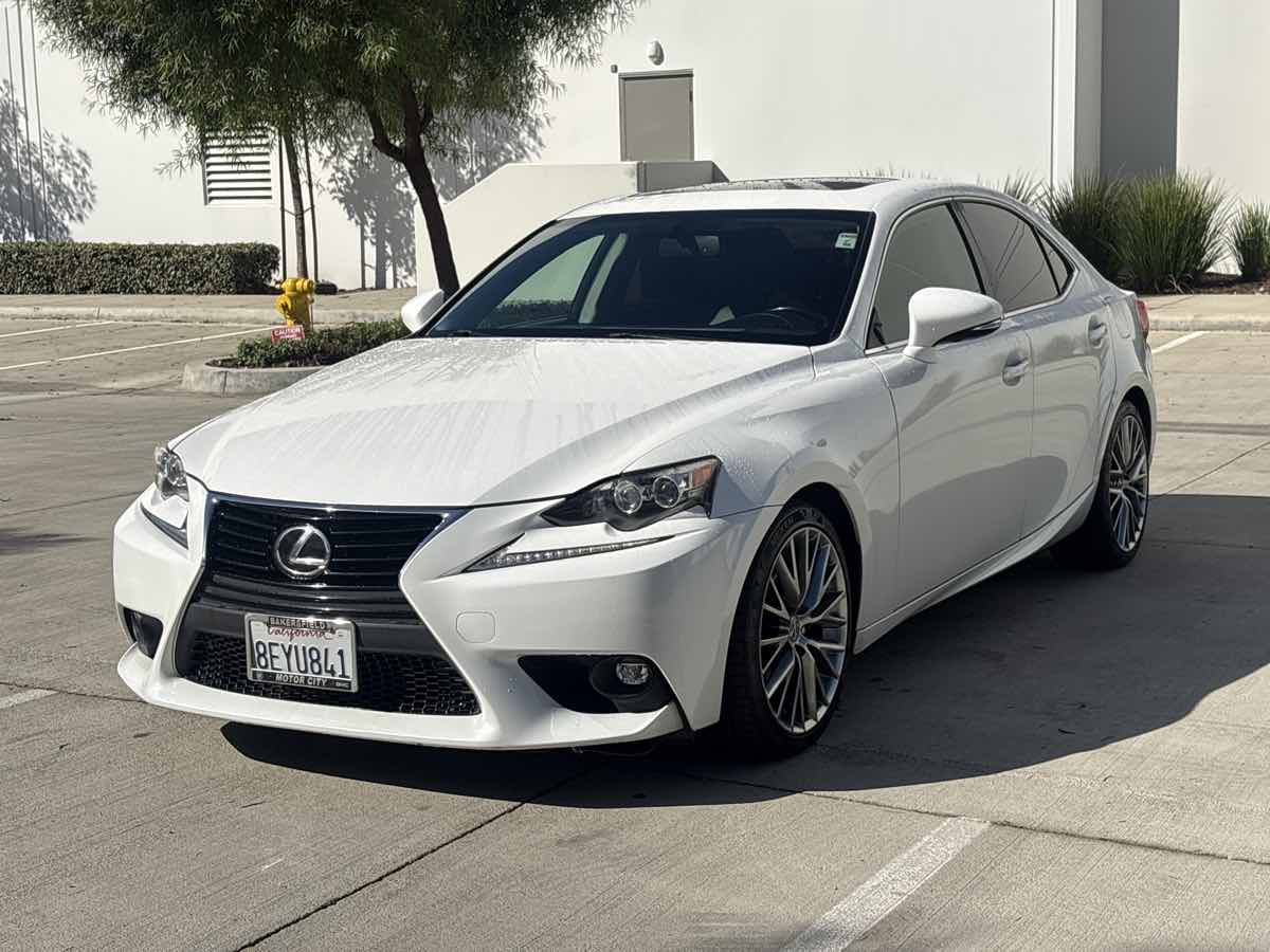 Photo 7 of this Lexus IS 250