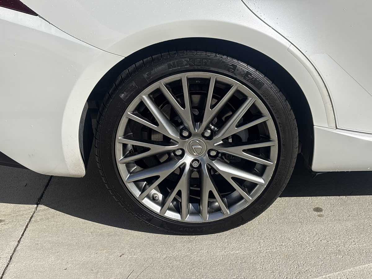Photo 9 of this Lexus IS 250
