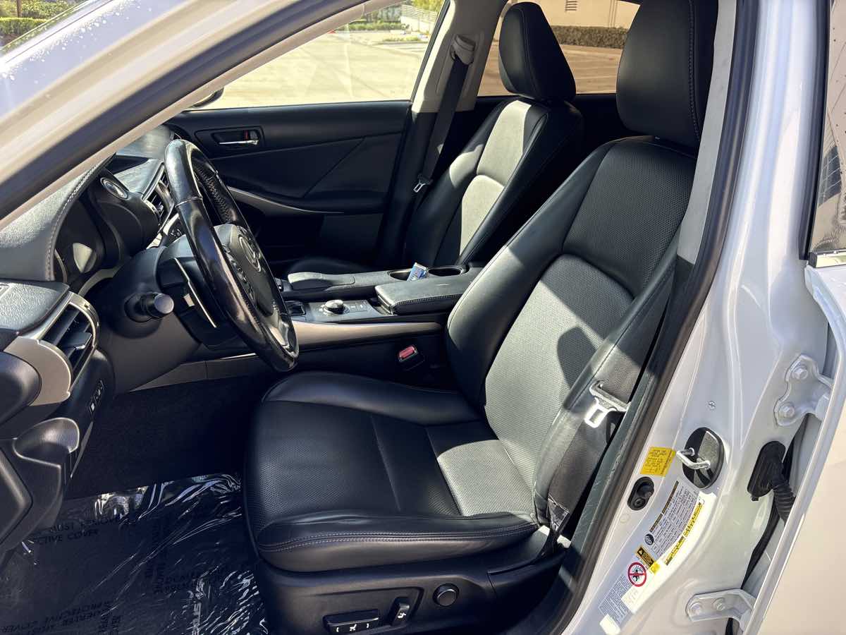 Photo 19 of this Lexus IS 250