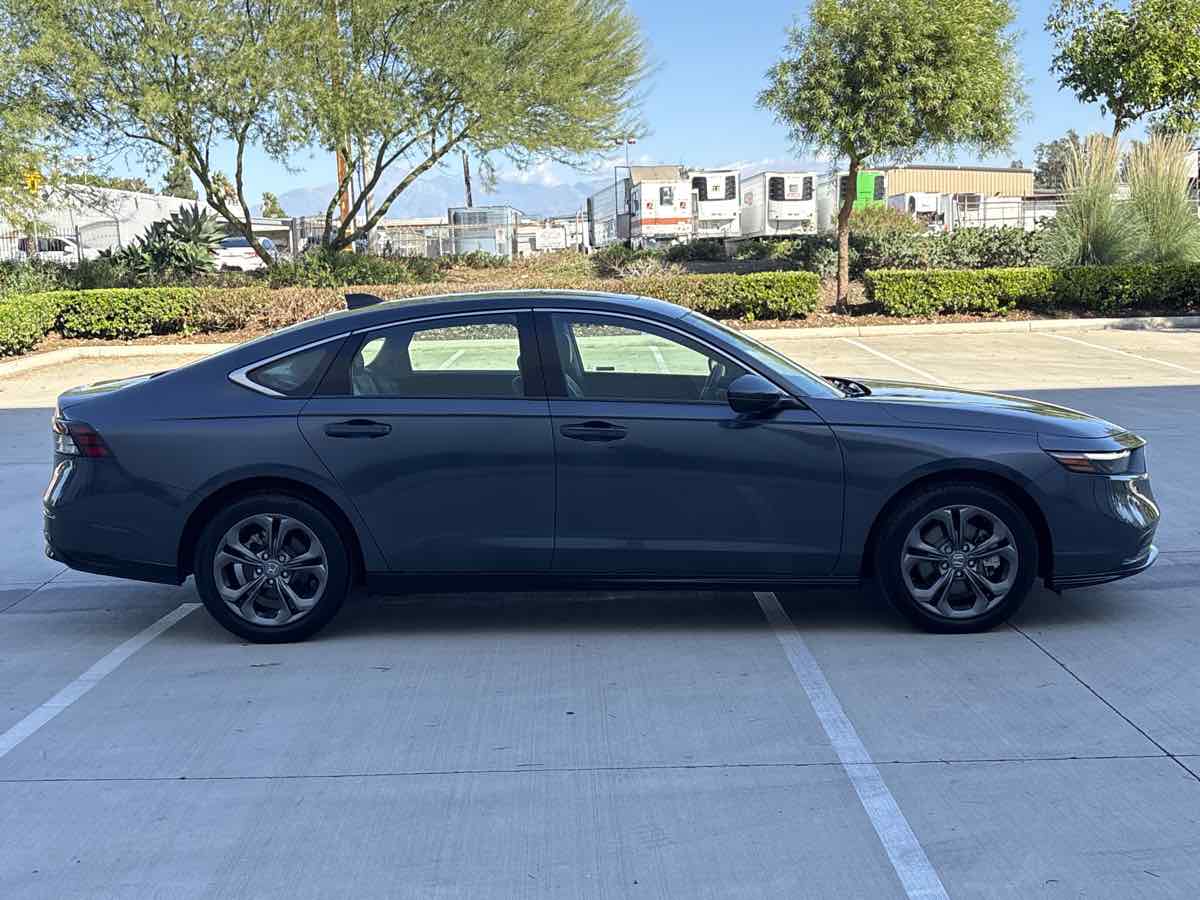Photo 2 of this Honda Accord Hybrid