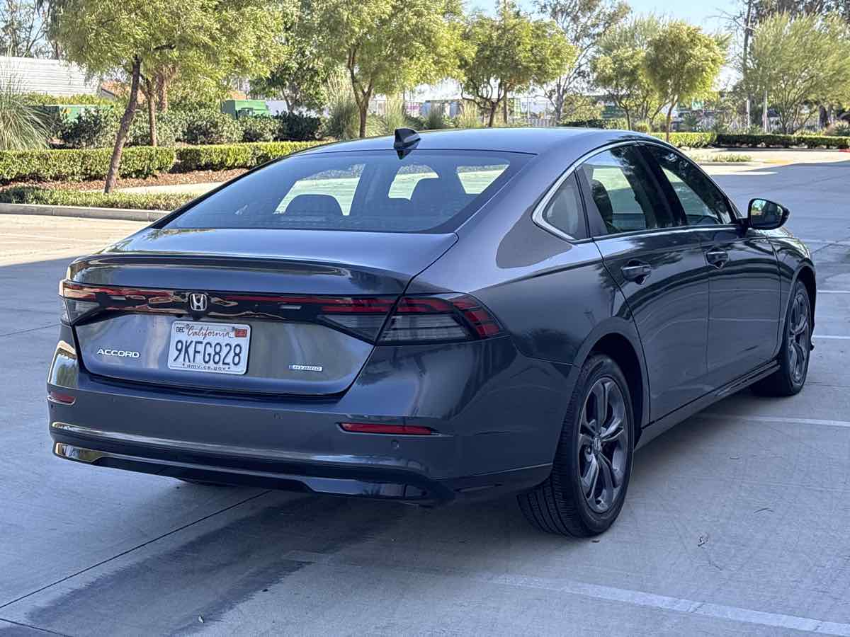 Photo 3 of this Honda Accord Hybrid
