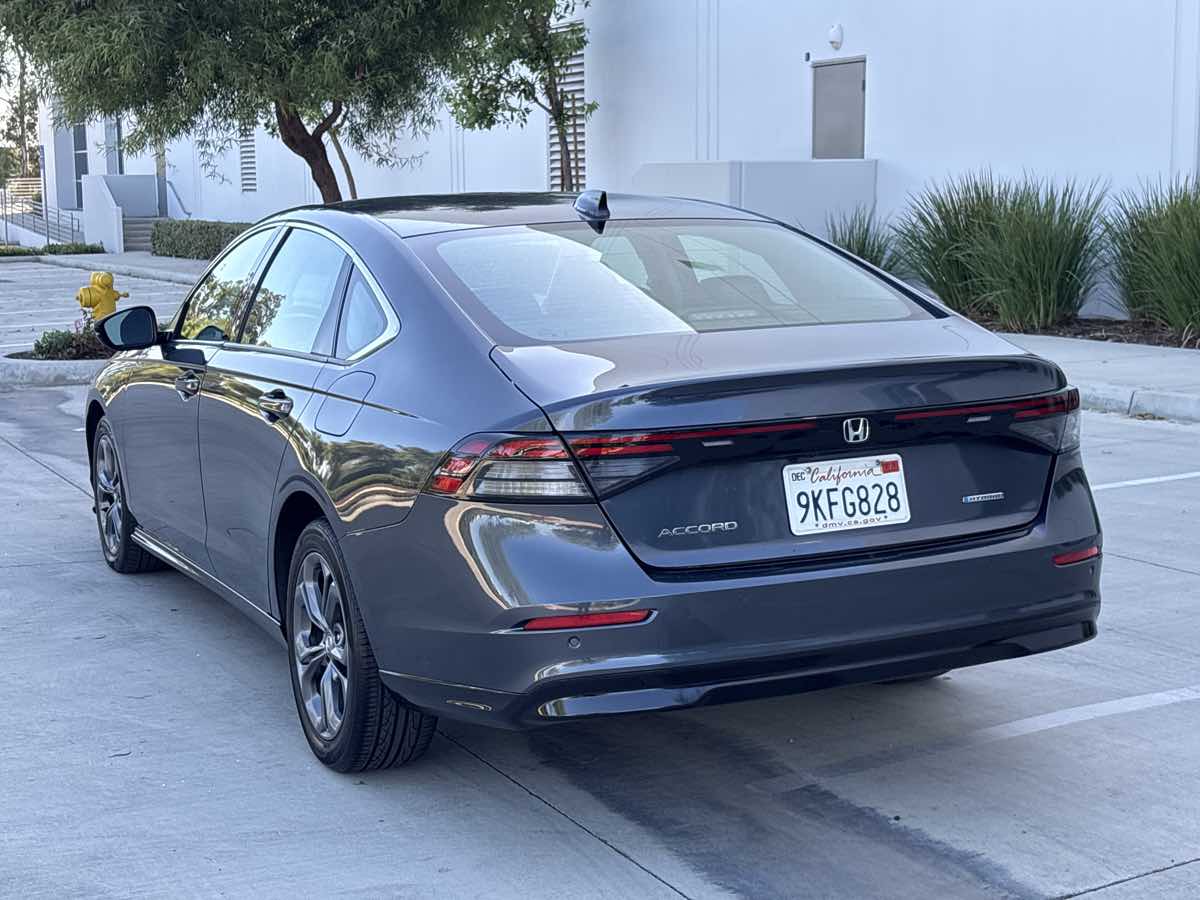 Photo 5 of this Honda Accord Hybrid