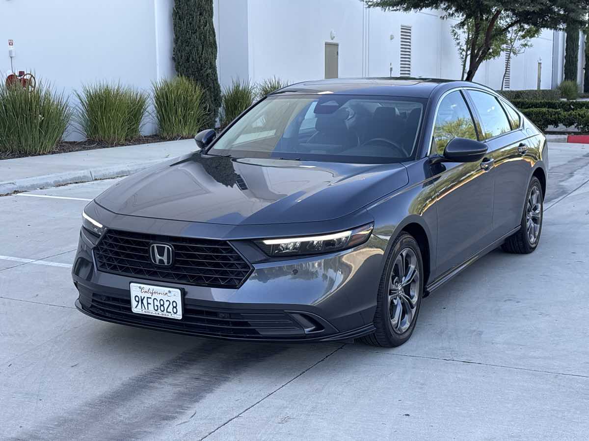 Photo 7 of this Honda Accord Hybrid