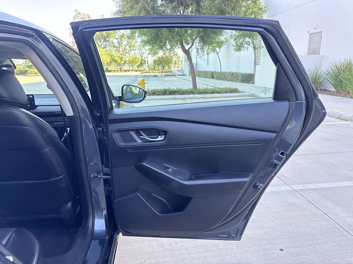 Photo 13 of this Honda Accord Hybrid