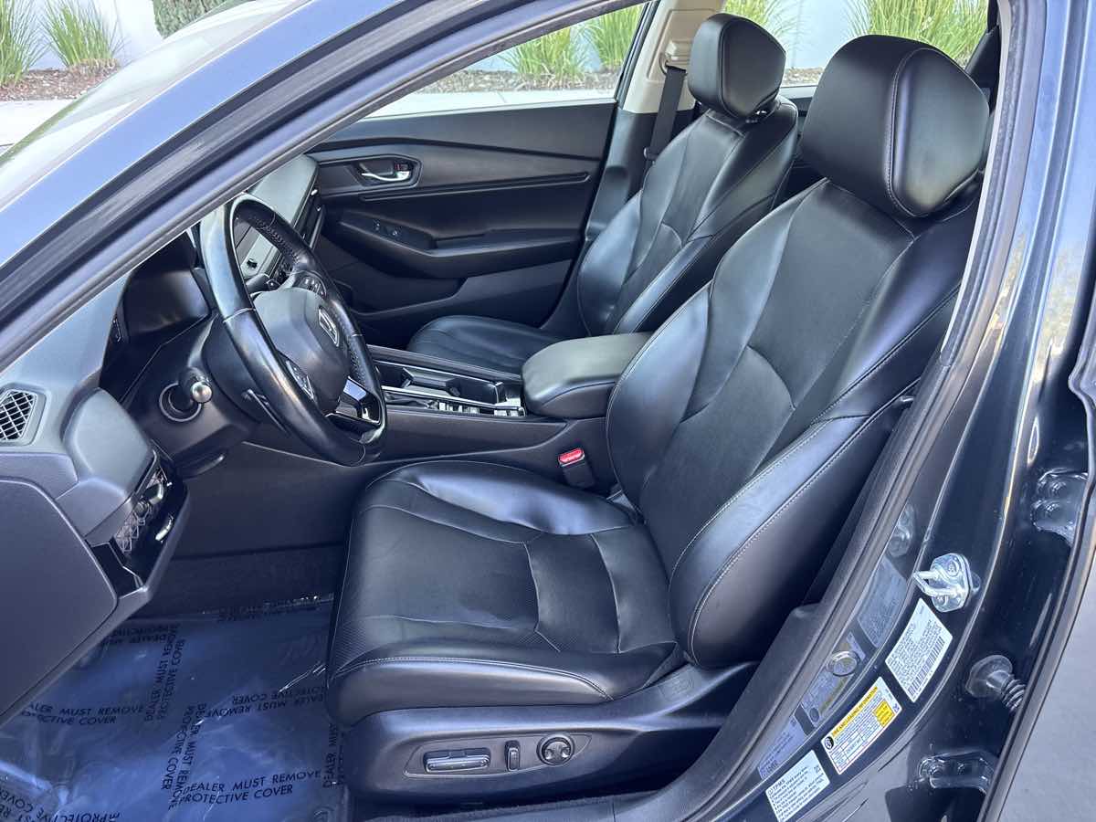 Photo 19 of this Honda Accord Hybrid