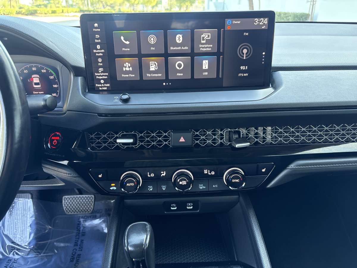 Photo 22 of this Honda Accord Hybrid