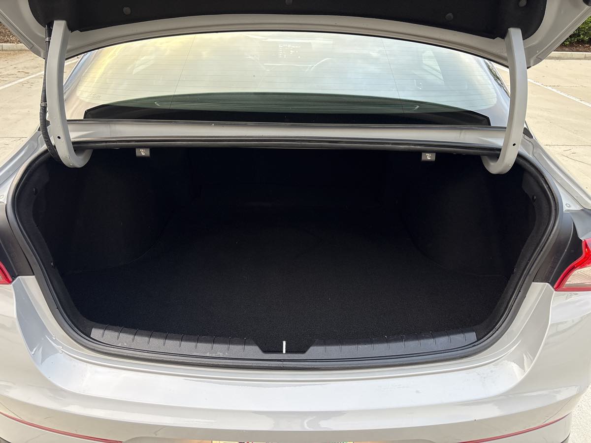 Photo 10 of this Kia K5