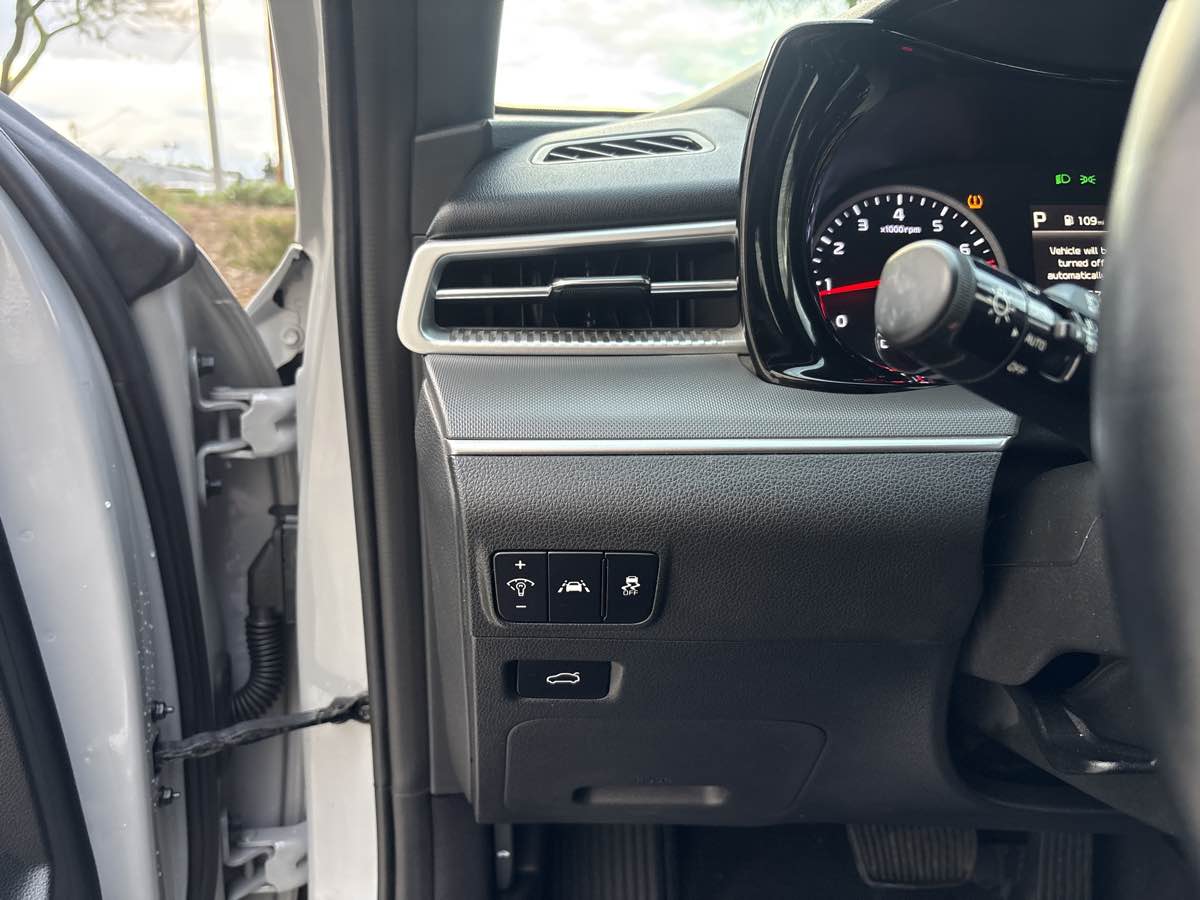 Photo 20 of this Kia K5
