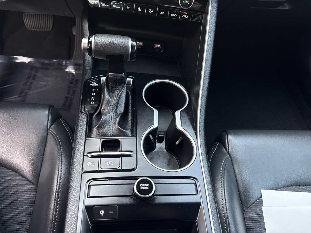 Photo 25 of this Kia K5
