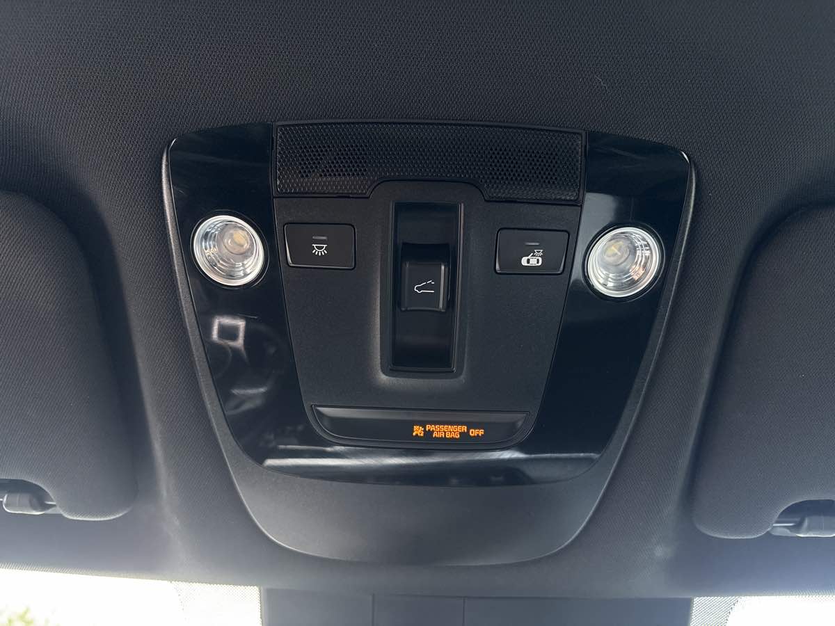Photo 27 of this Kia K5
