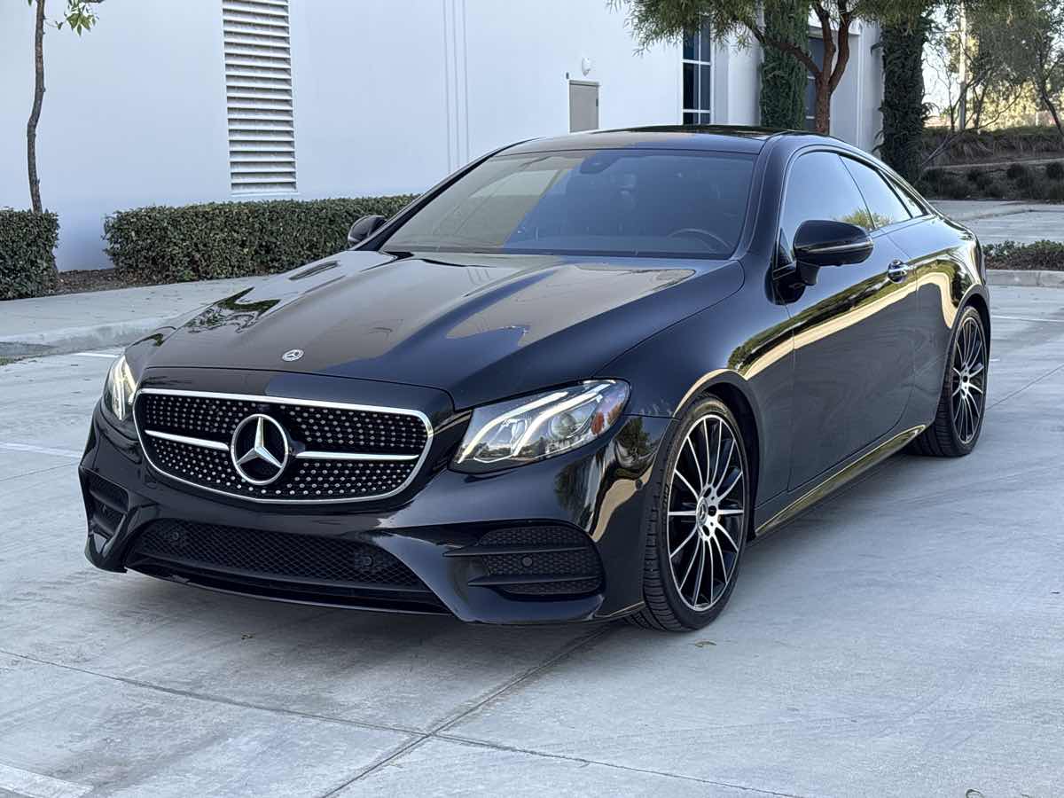 Photo 7 of this Mercedes-Benz E 450