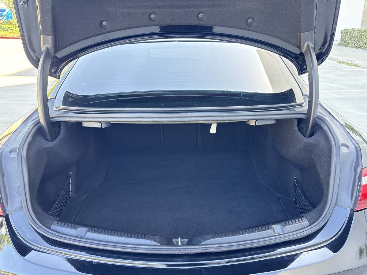 Photo 10 of this Mercedes-Benz E 450