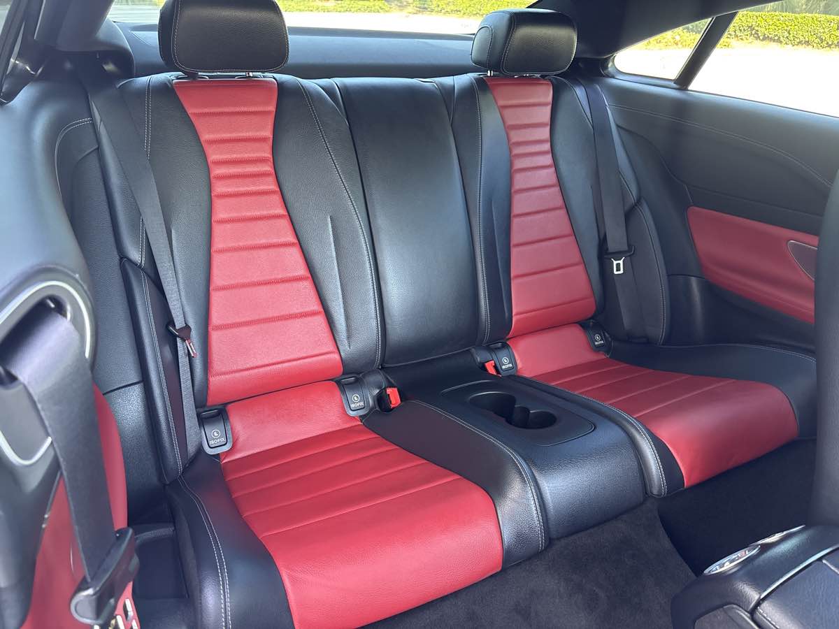 Photo 13 of this Mercedes-Benz E 450