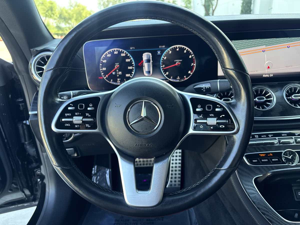 Photo 19 of this Mercedes-Benz E 450