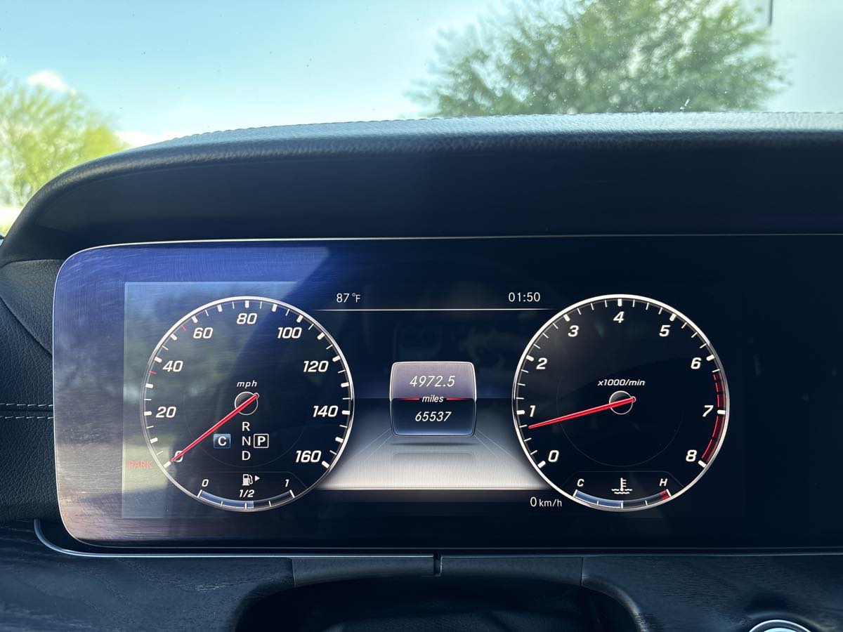 Photo 20 of this Mercedes-Benz E 450