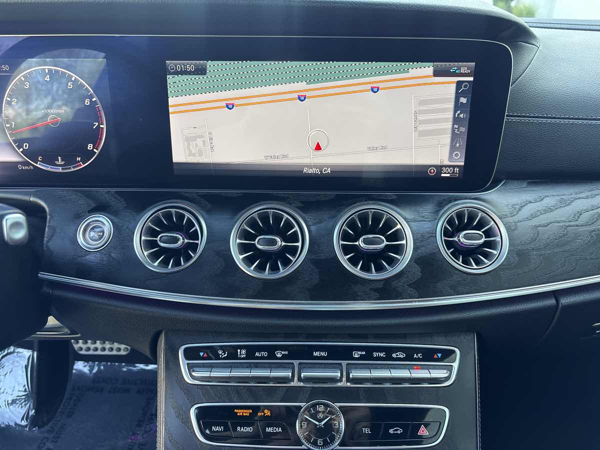 Photo 21 of this Mercedes-Benz E 450