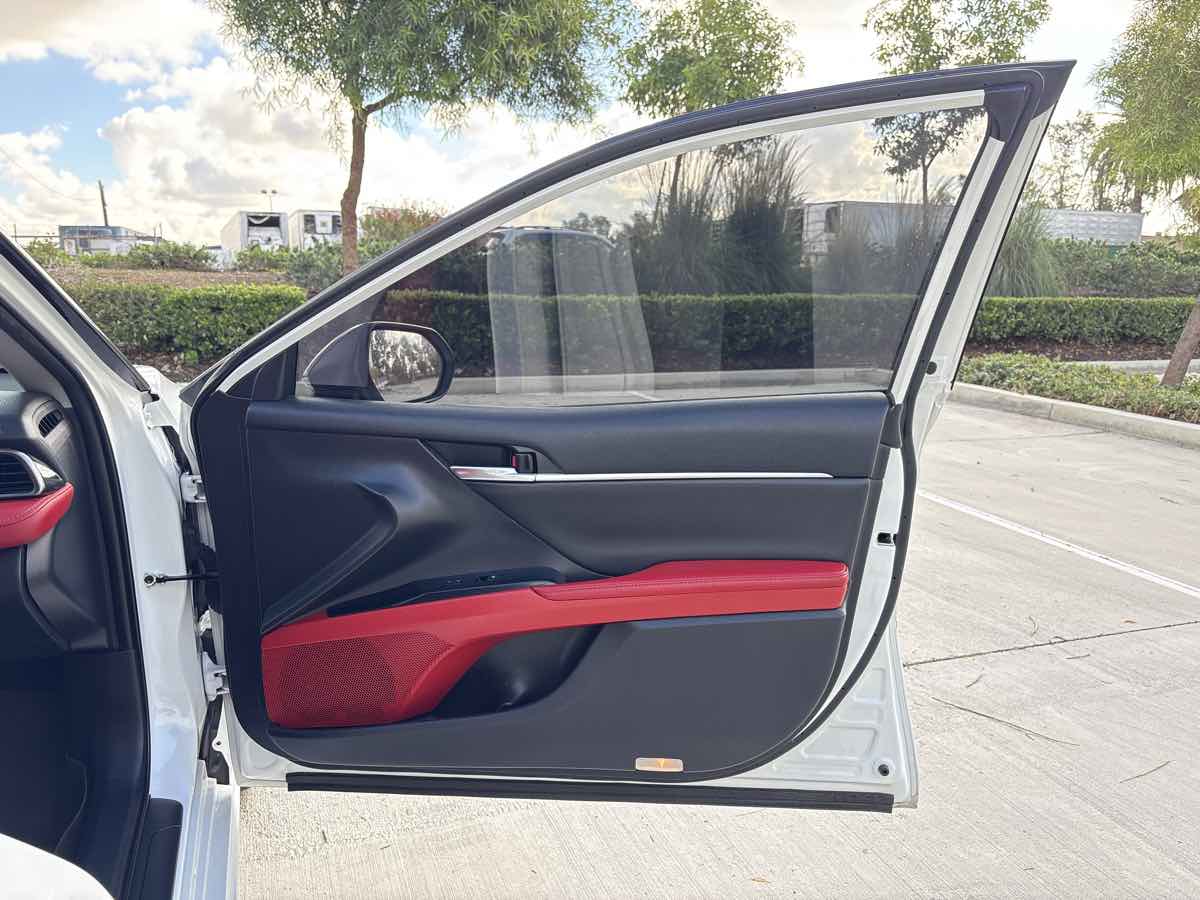 Photo 14 of this Toyota Camry