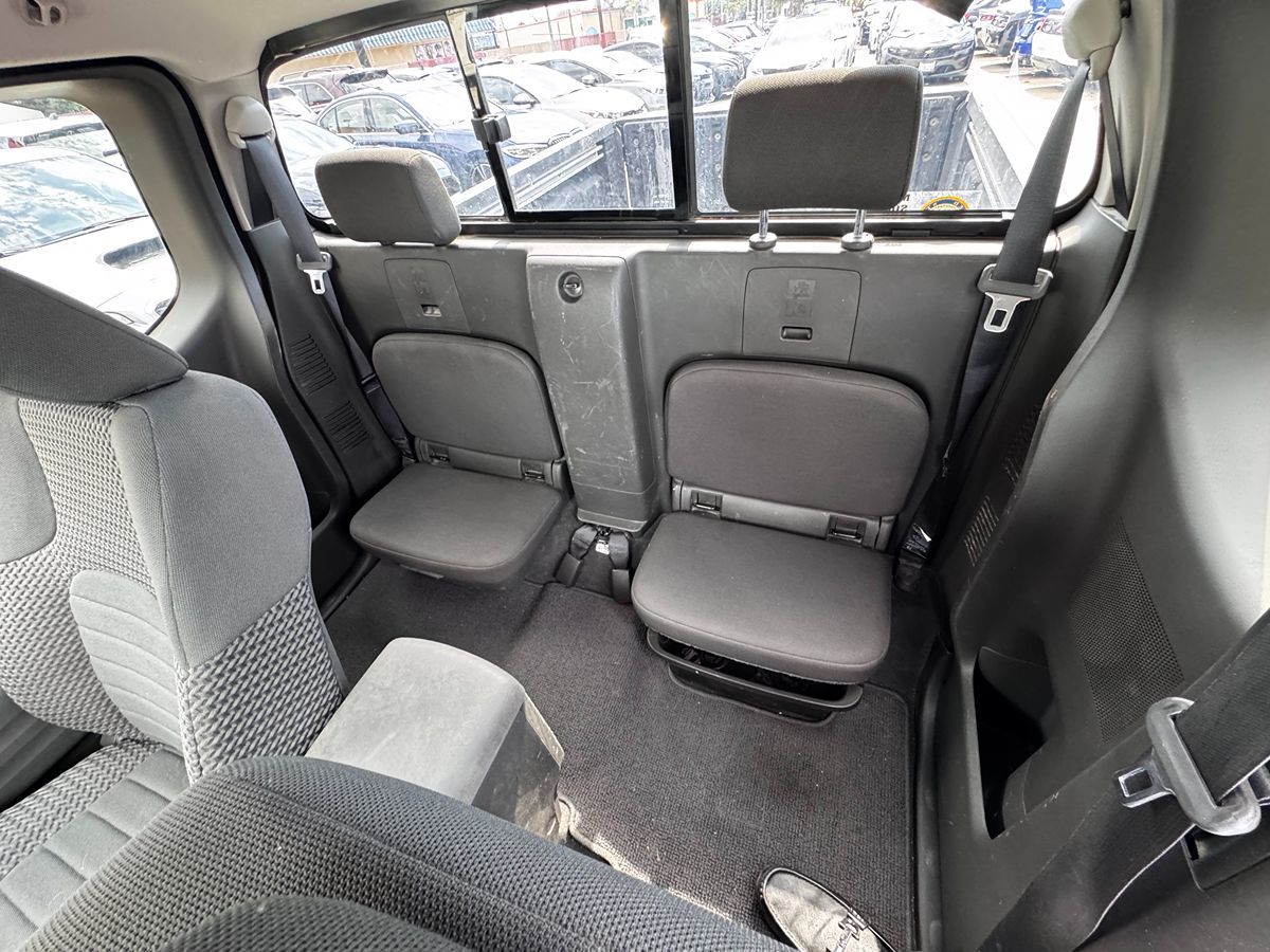 2021 Nissan Frontier SV - Photo 13