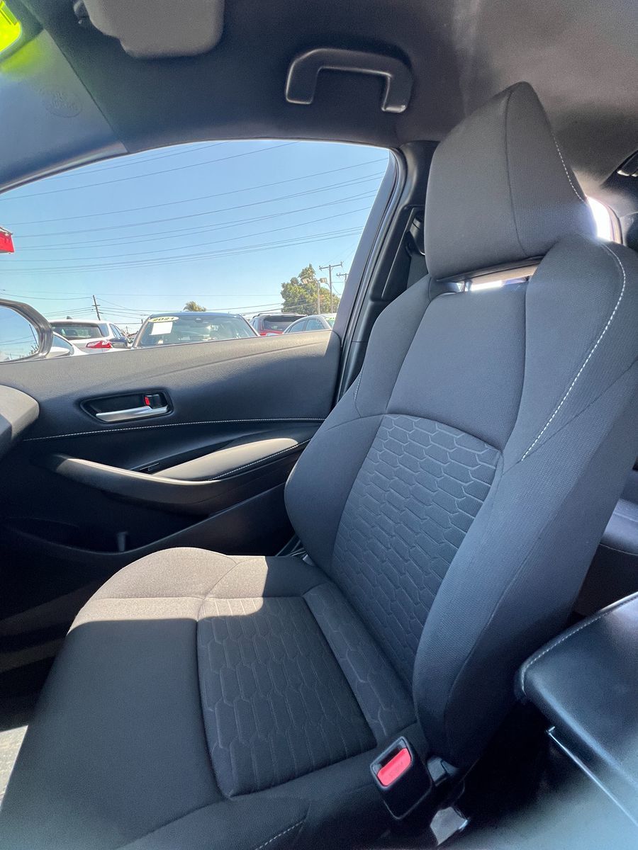 2021 Toyota Corolla Hatchback SE - Photo 9