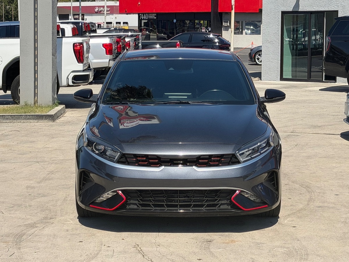 2023 Kia Forte GT - Photo 2