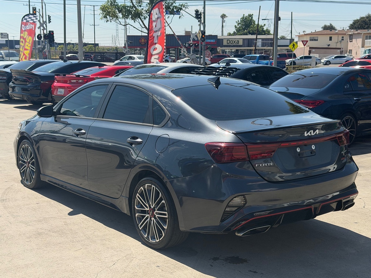 2023 Kia Forte GT - Photo 4