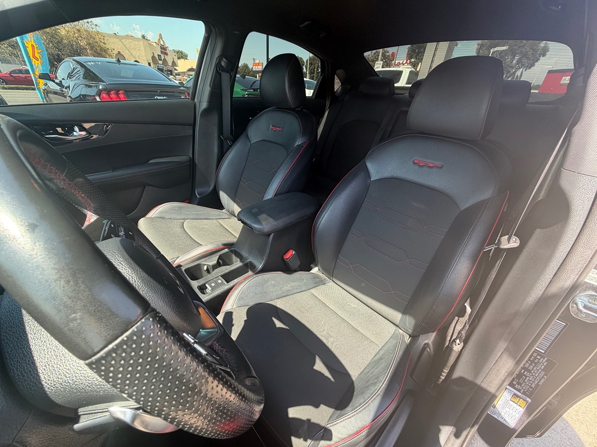 2023 Kia Forte GT - Photo 9
