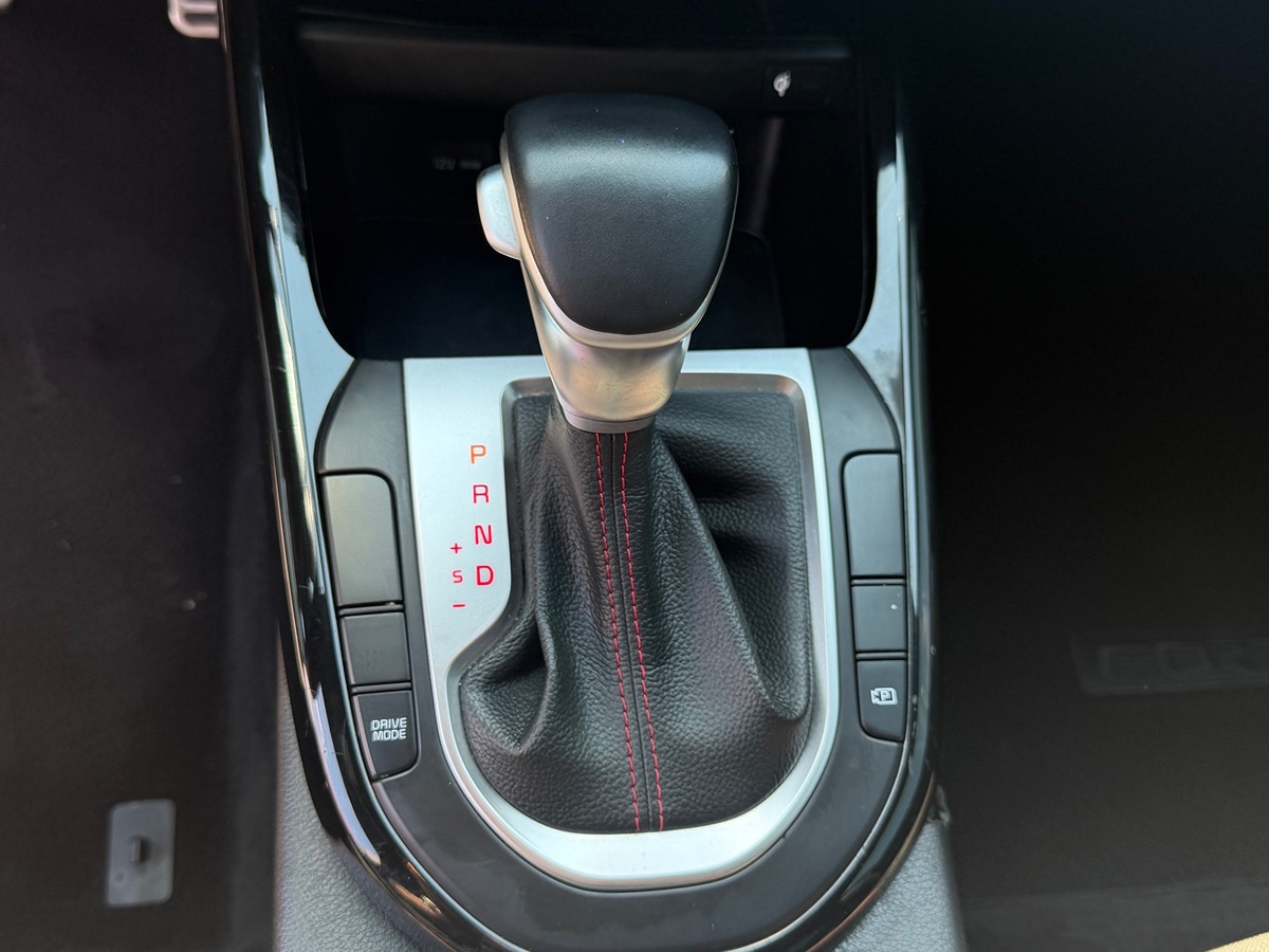 2023 Kia Forte GT - Photo 14