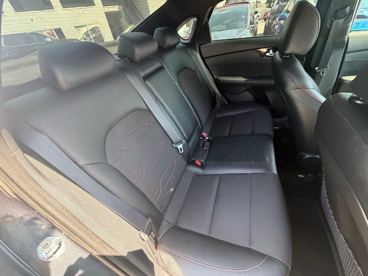 2023 Kia Forte GT - Photo 19