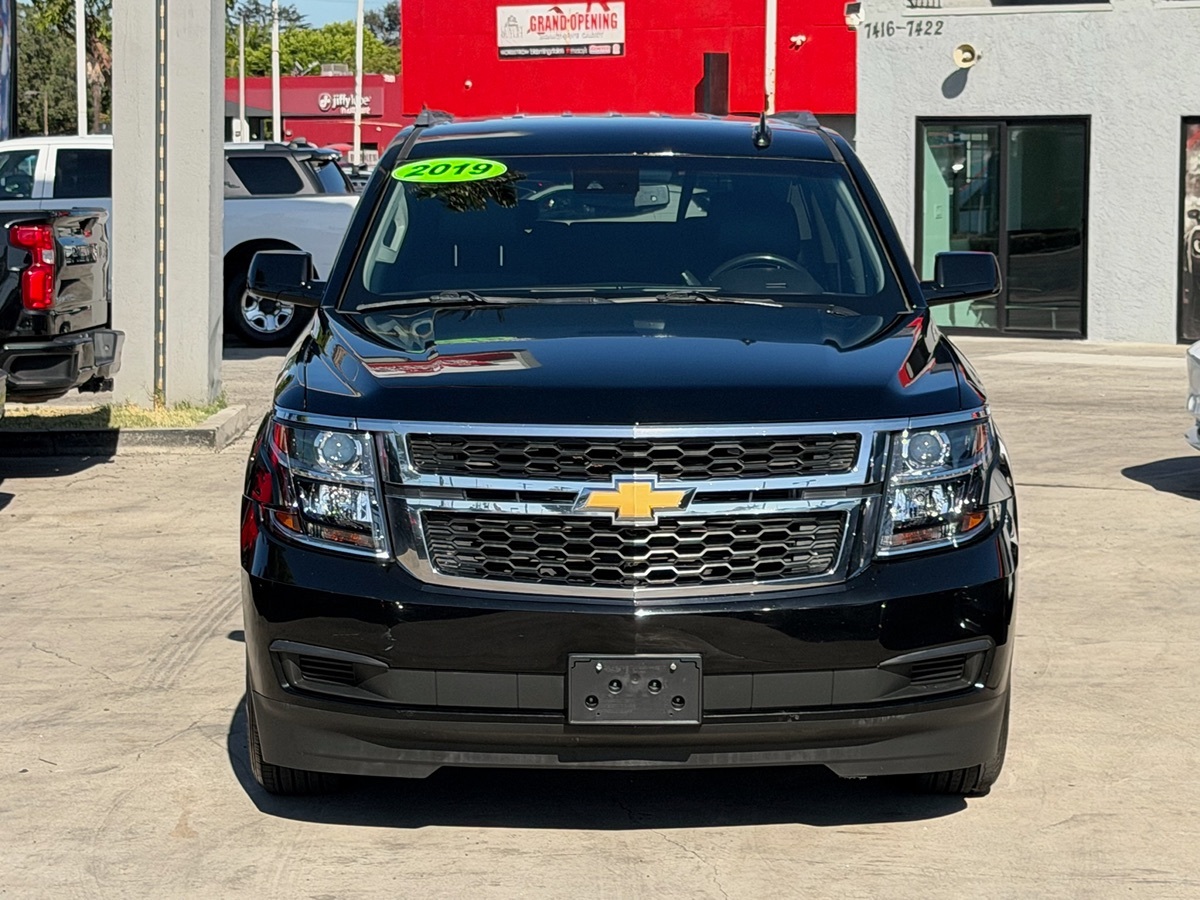 Photo 2 of this Chevrolet Suburban