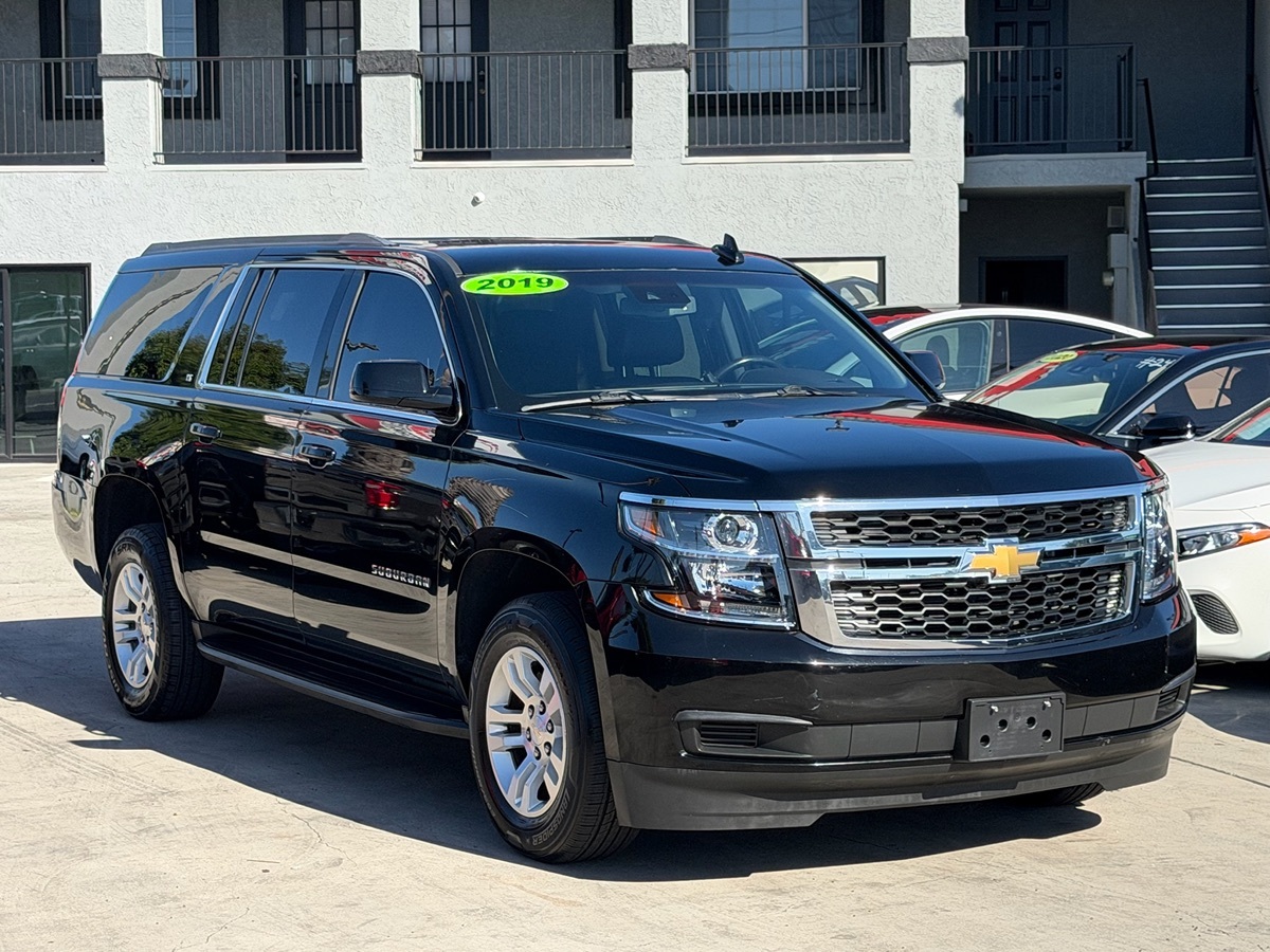 Photo 3 of this Chevrolet Suburban