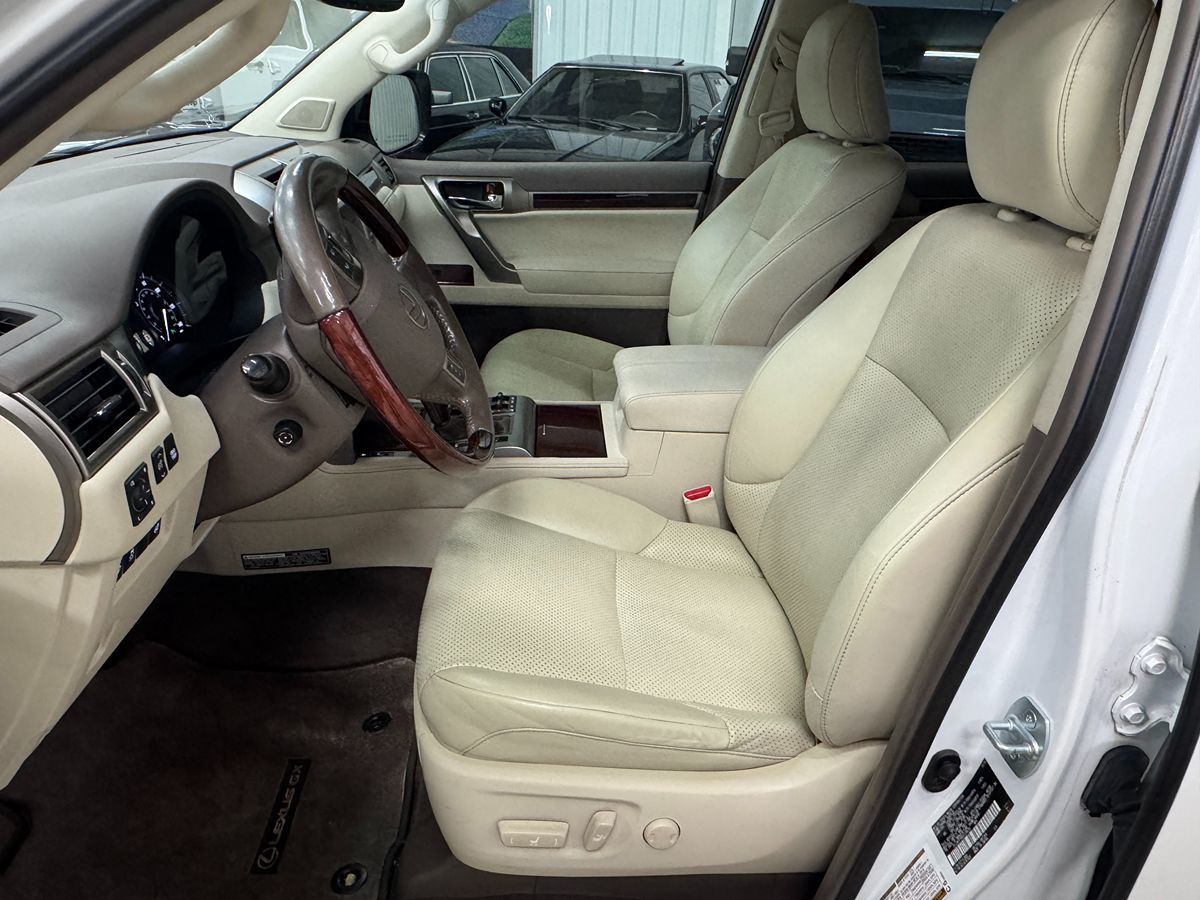 2016 Lexus GX 460 Luxury photo 10