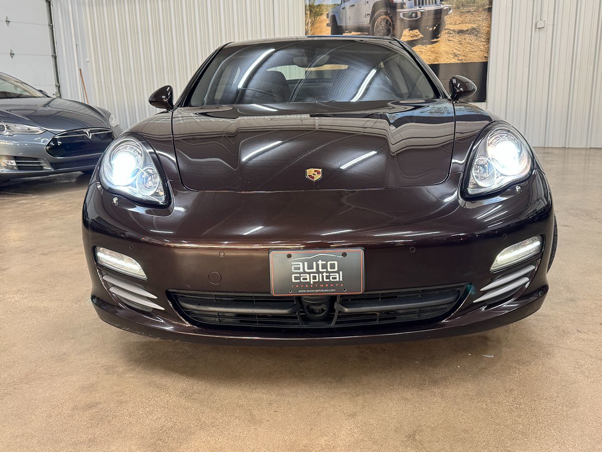 2010 Porsche Panamera S photo 2
