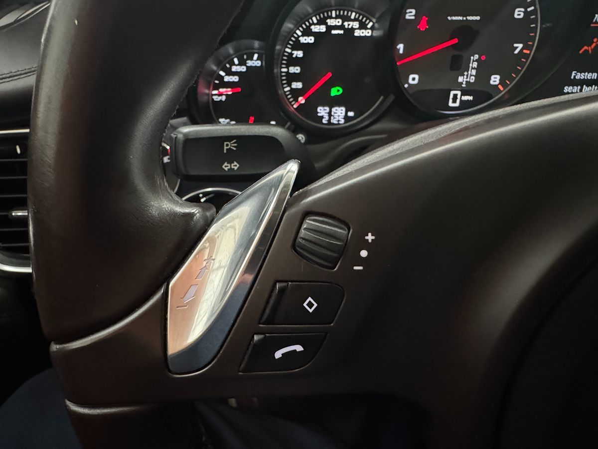 2010 Porsche Panamera S photo 15