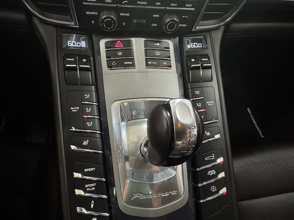 2010 Porsche Panamera S photo 20