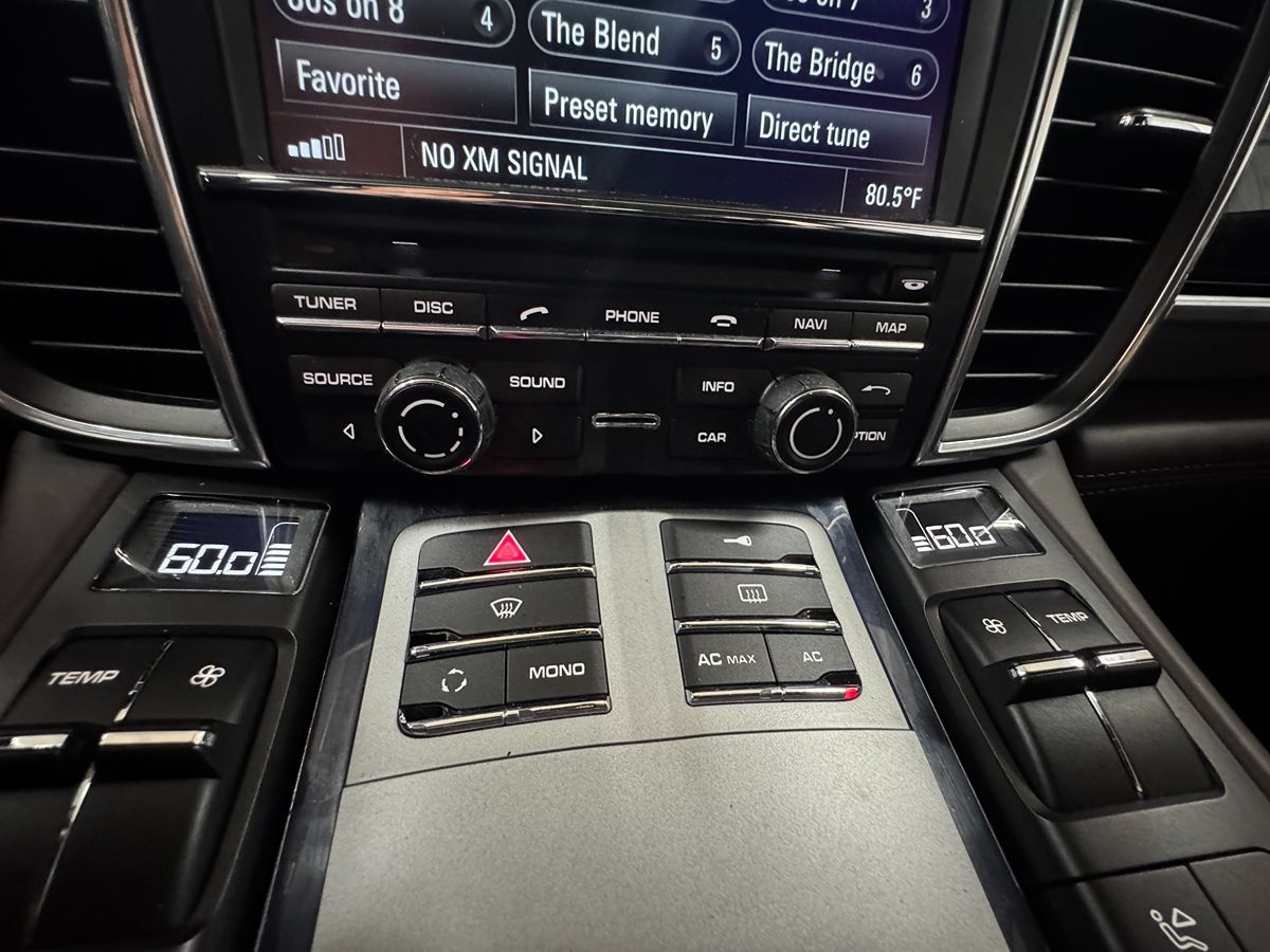 2010 Porsche Panamera S photo 21