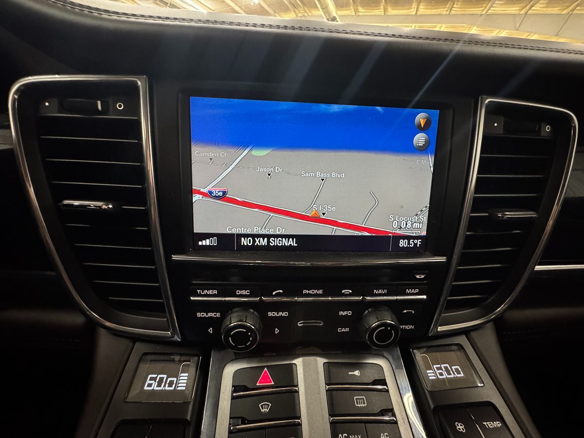 2010 Porsche Panamera S photo 23