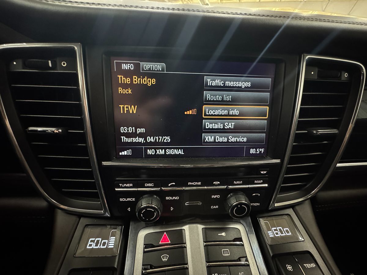 2010 Porsche Panamera S photo 26
