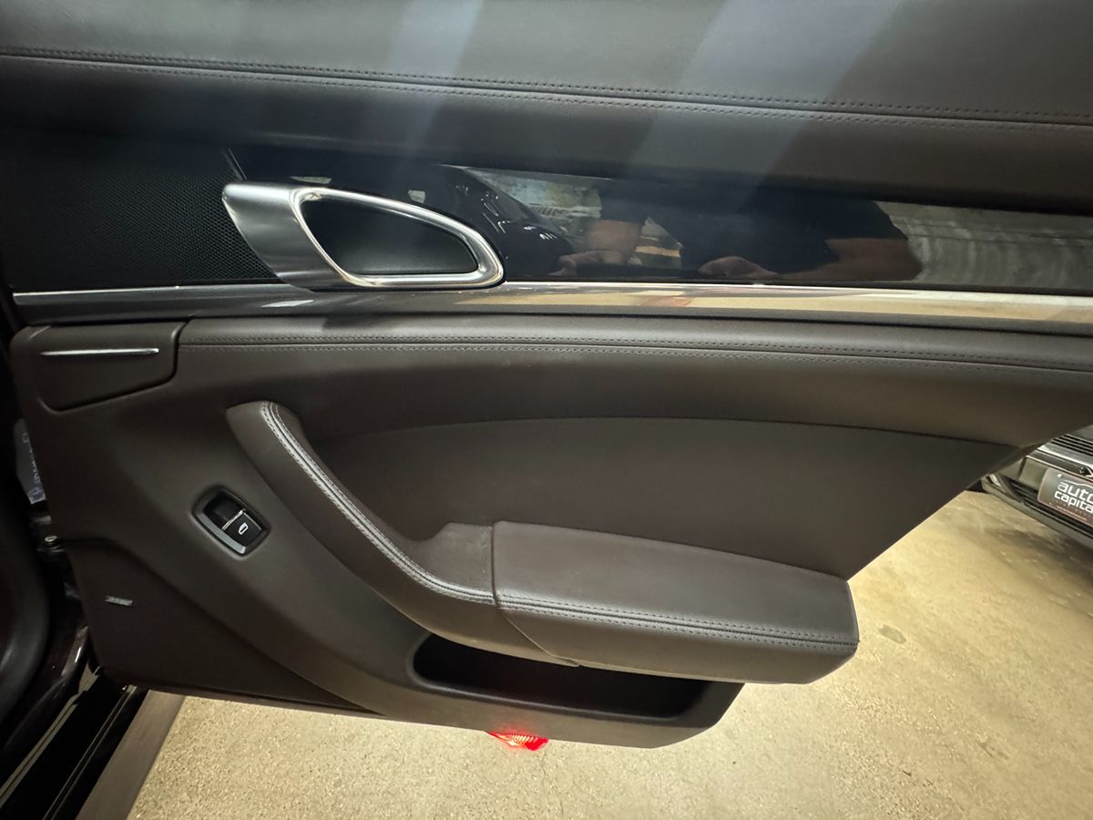 2010 Porsche Panamera S photo 31